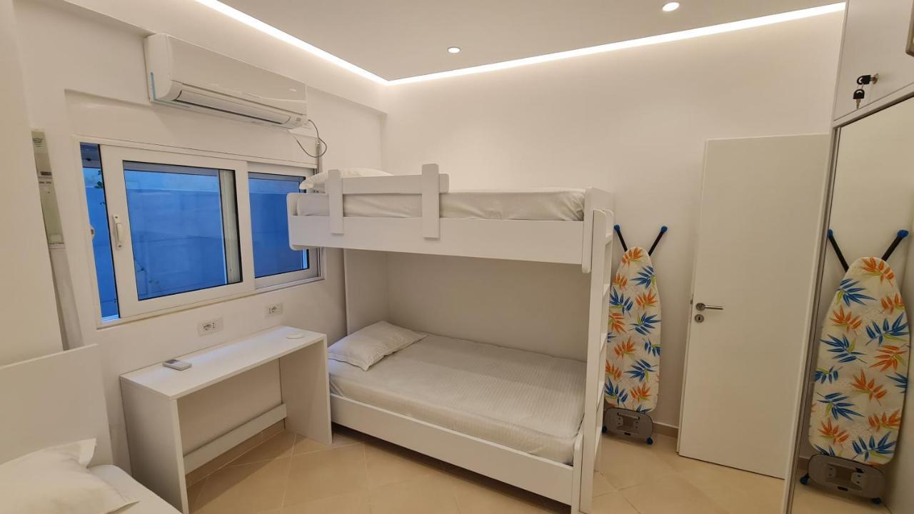 Sea And City View Apartment Sarandë Eksteriør bilde